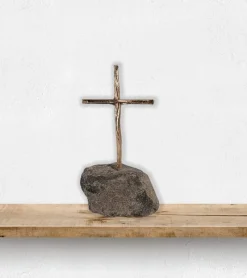 Maria Laach Bronzekors på lavasten, 16 cm* Kors|Bolig