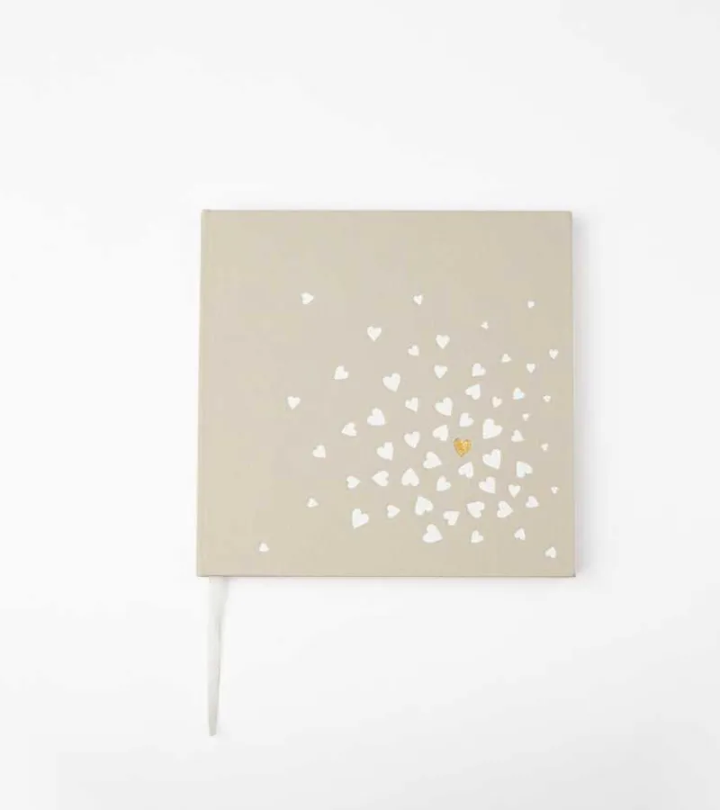 Ru00e4der Design Stories Gæstebog med hjerter* Notesbøger|Papirvarer