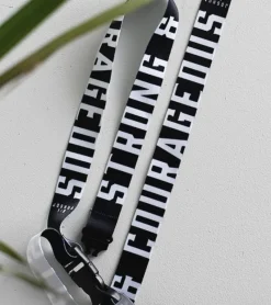 MeAndMyHouse Keyhanger: Strong & courageous* Små Gaver|Accessories