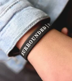 MeAndMyHouse Sort armbånd: Surrounded, Forgiven, Saved* Små Gaver|Accessories