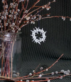 OnlyByGrace Tornekrone Ophæng, Hvid* Påske|Højtider